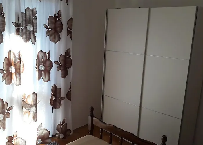 Branka Lejlighed Vinišće